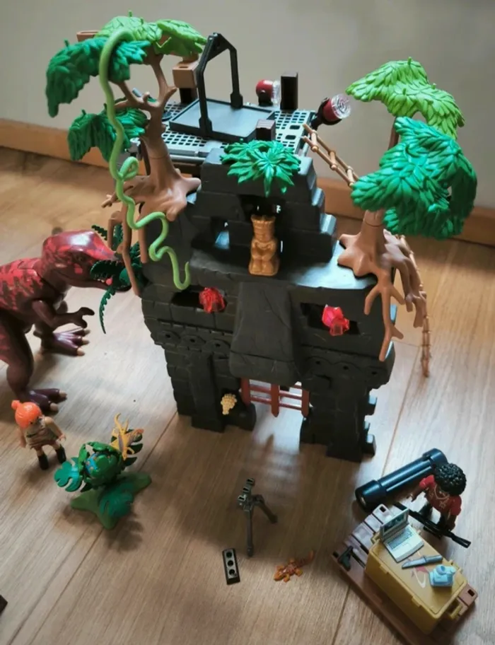 Playmobil Dinosaure 9429 Campement explorateur et tyrannosaure - photo numéro 3