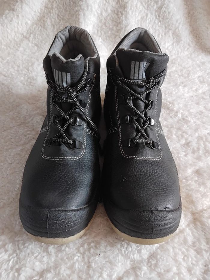 🥾 Chaussures de sécurité - Pointure 43