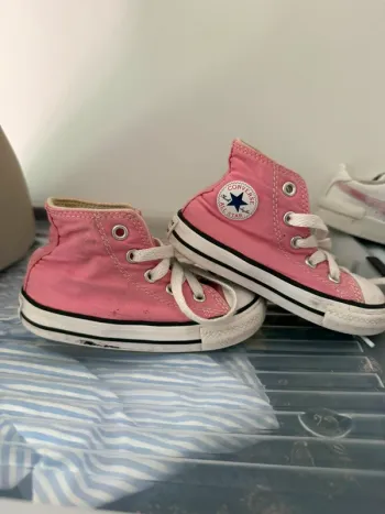 Baskets montantes Converse All Star roses - Pointure 22
