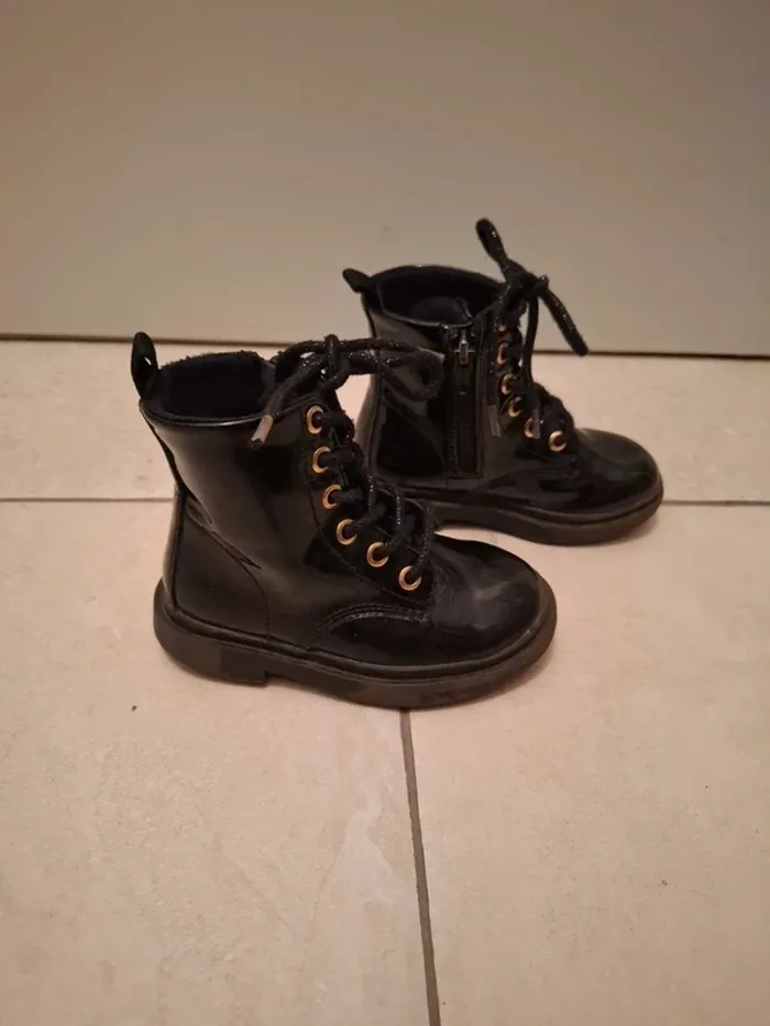 Bottines vernis noires taille 25 - photo numéro 4