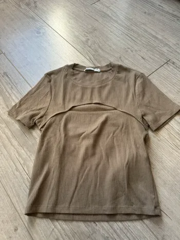 Top t shirt cut out pull and bear maille côtelé