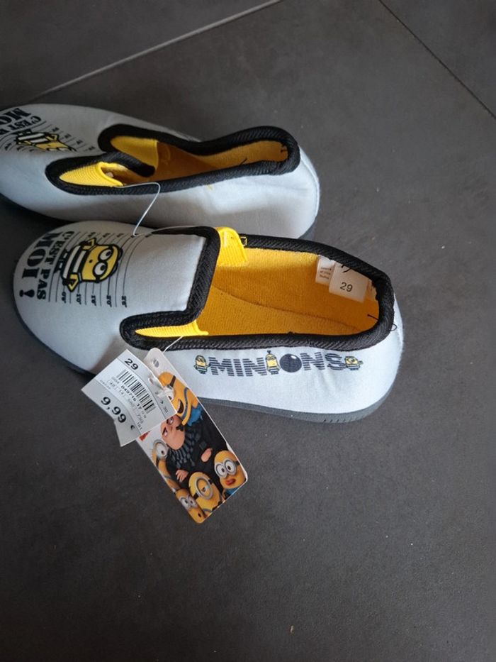 Chaussons neufs les Minions 29 - photo numéro 3