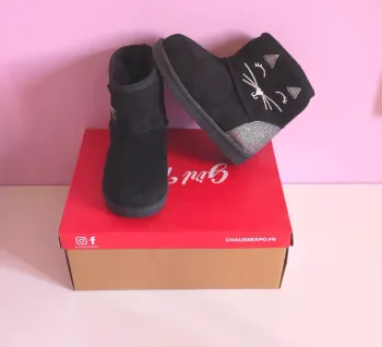 Adorable bottines fourré chat taille 29