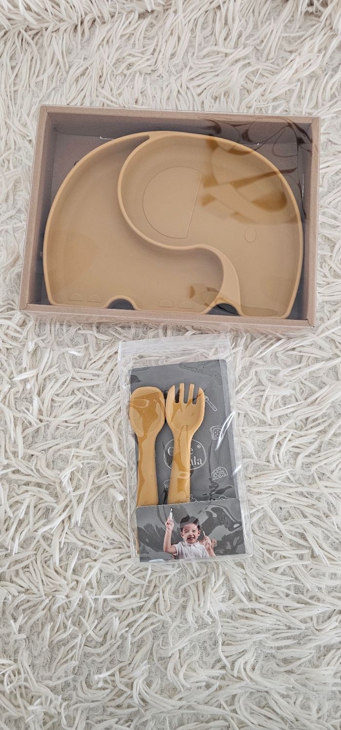 Ensemble repas bébé en silicone Neuf - photo numéro 2