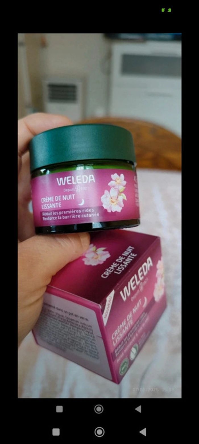 Weleda Crème de nuit lissante Rose musquée & Thé blanc 40ml
Neuf emballé scellé - photo numéro 2