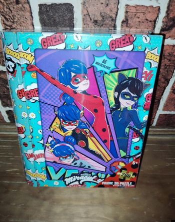 Coffret livre métal Miraculous puzzle 3D 200 pièces 