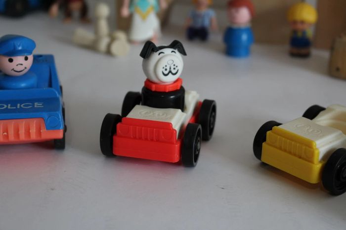 Lot de 4 véhicules Fisher Price avec 3 personnages - photo numéro 3