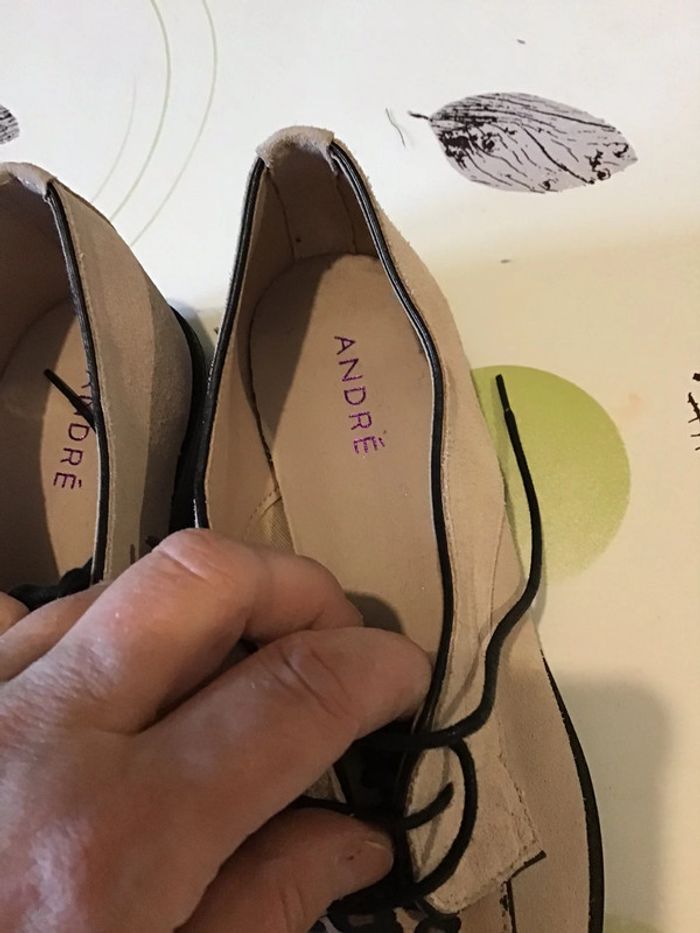 Chaussure en cuir beige dessus motif noir et marron taille 37 marque André - photo numéro 2