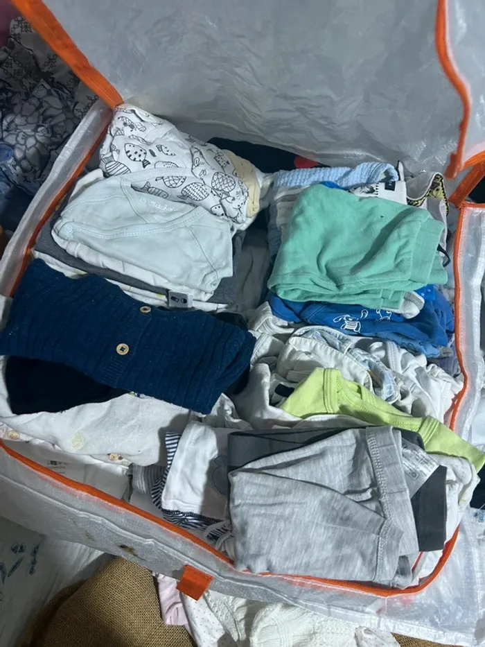 Lot vêtements bébé