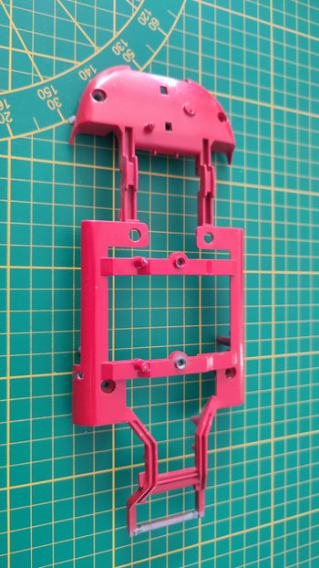 Carcasse châssis inférieur pièce détachée miniature Bburago Burago Jaguar type E 1961 1/18 1/18e 1/1