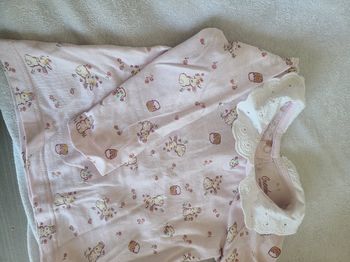 Tee shirt avec col a dentelle