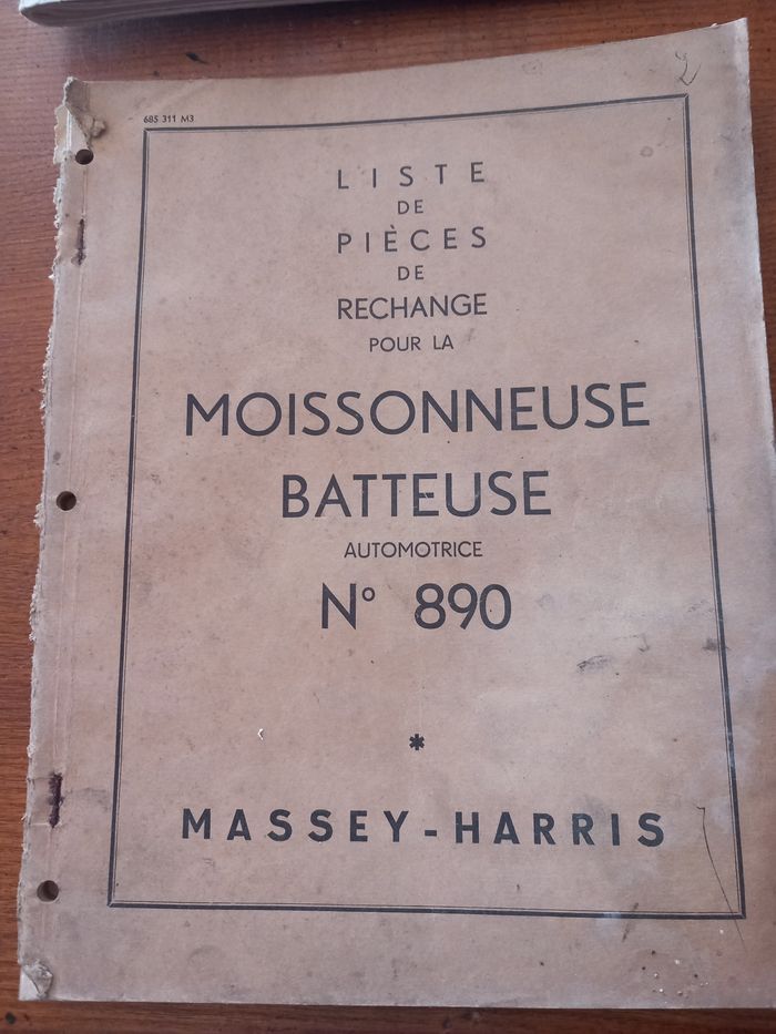 Catalogue de pièces de rechange moissonneuse batteuse 890 - photo numéro 1