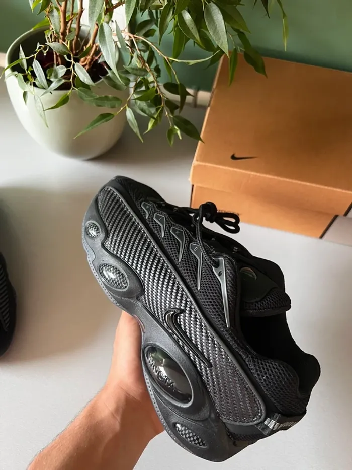 Nike × NOCTA Glide “Black / Iron Grey / University Gold” - photo numéro 5