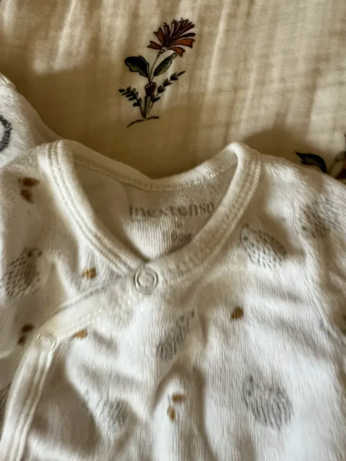 Lot de 2 pyjama 1 mois. - photo numéro 2