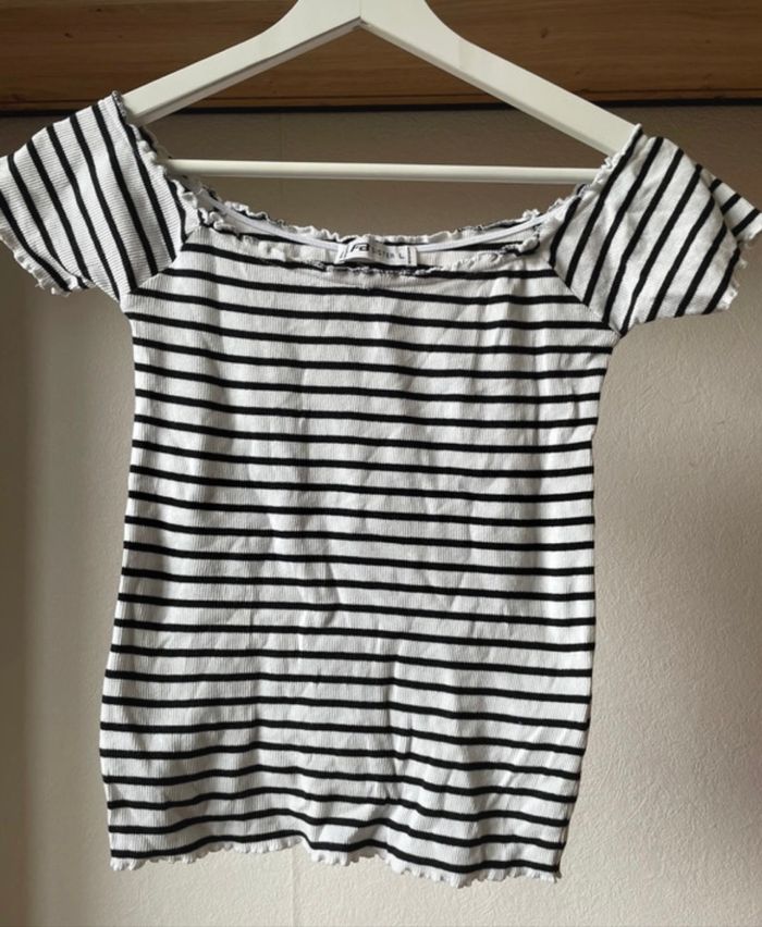 Croc top épaule dénudé