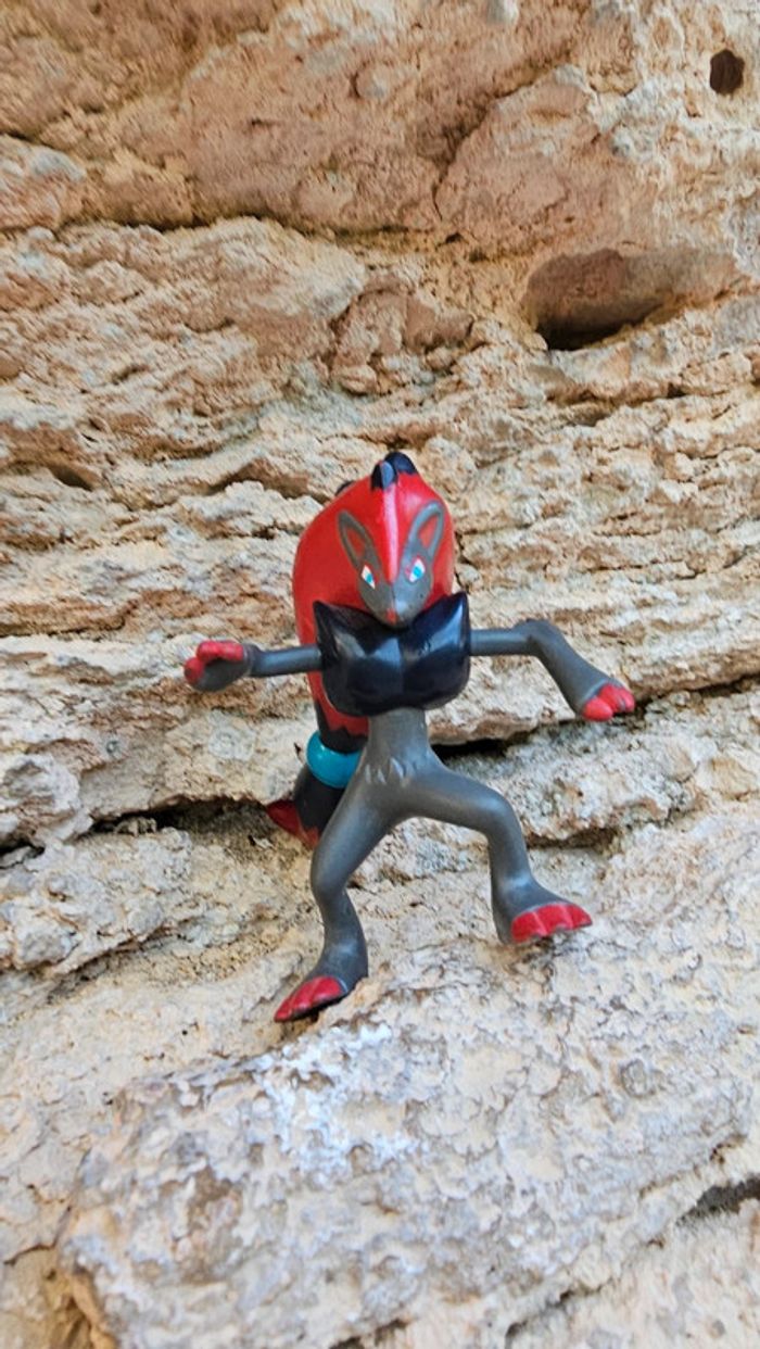 Super figurine Pokemon Nintendo zoroark - photo numéro 2
