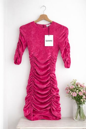 Robe rose Ganni froncée