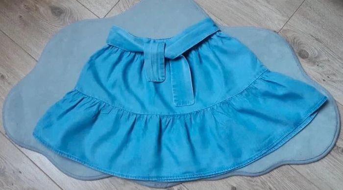 Jupe effet jeans okaidi 8 ans état neuve