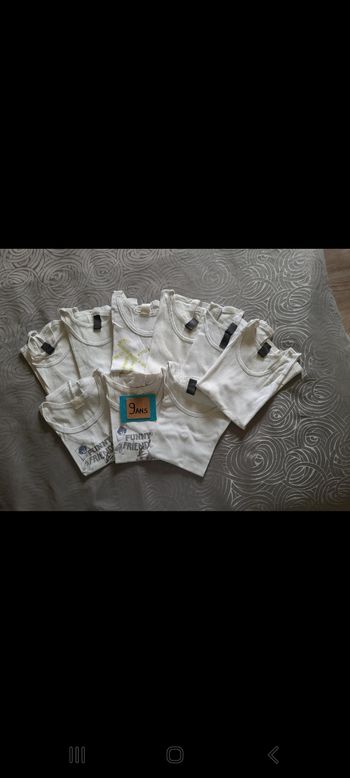 Lot de 9 débardeurs de corps