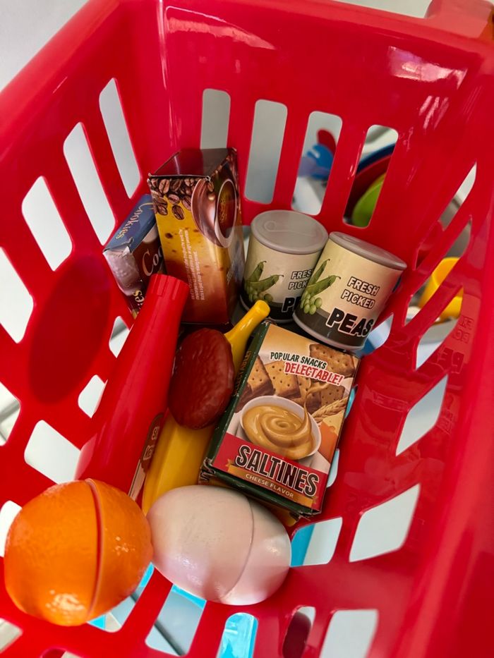 🍽️lot dînette enfant - évier + vaisselle - caddie + courses - très bon état - photo numéro 4