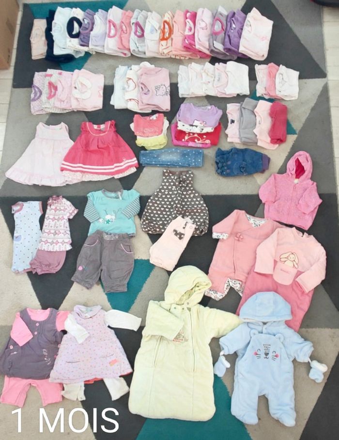 Gros lot vêtements 1 mois fille