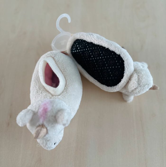 Chaussons licorne neufs taille 19/20 - photo numéro 2