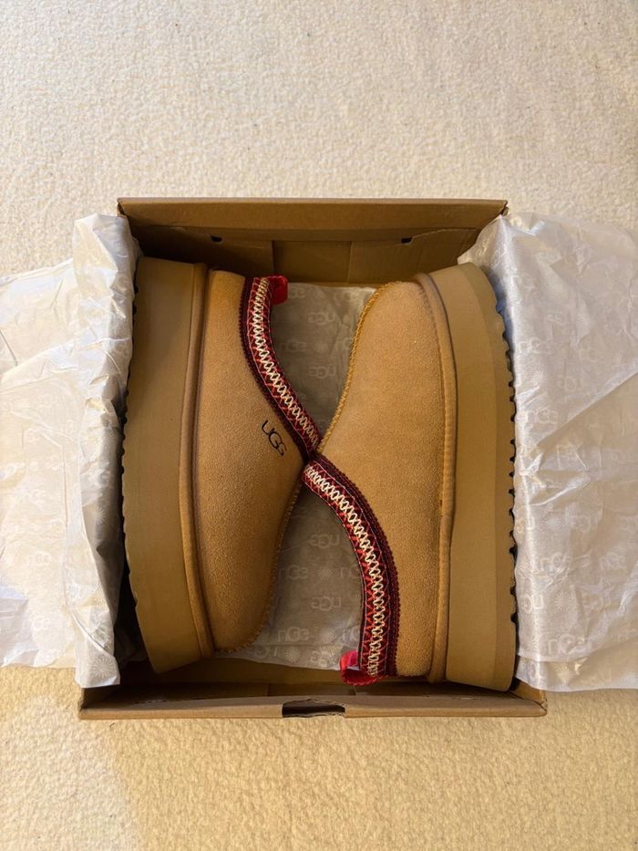 UGG Taze II – Marron clair / Finitions rouges – Taille 39 - photo numéro 3