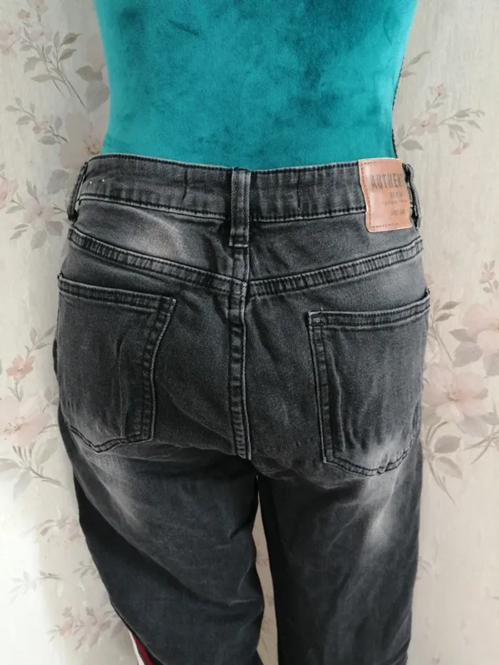 Jeans skinny noir délavé avec rubans rouge et blanc / jennyfer / (40) - photo numéro 8