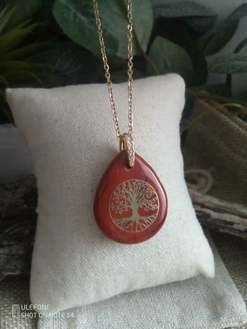 Collier jaspe rouge et arbre de vie