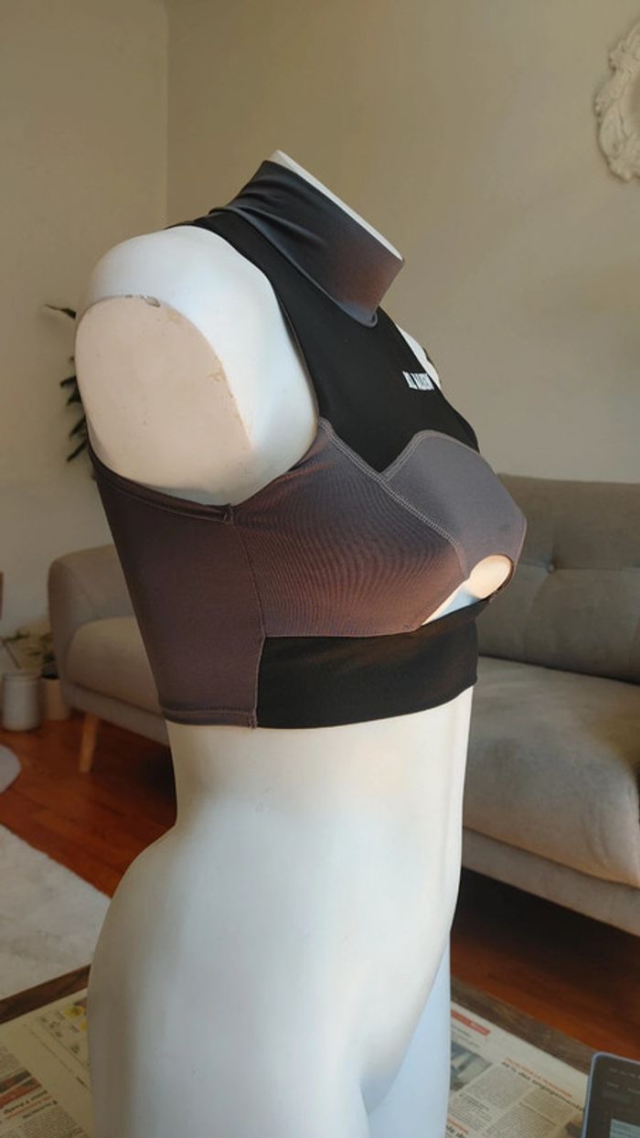 Crop top sexy sans manche col haut au décolleté en bas KL Alien - photo numéro 5