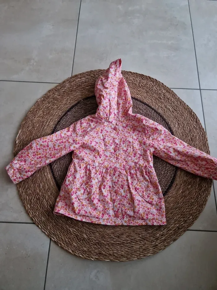 Jolie veste motifs fleurs creeks fille taille 36 mois