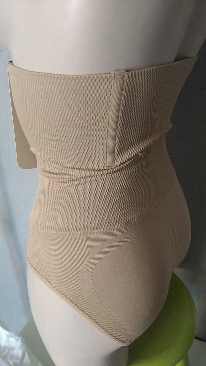 Culotte gainante T.42/44 - photo numéro 3