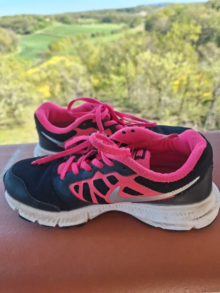 Baskets Nike Fille 36 noires et fushias - photo numéro 9