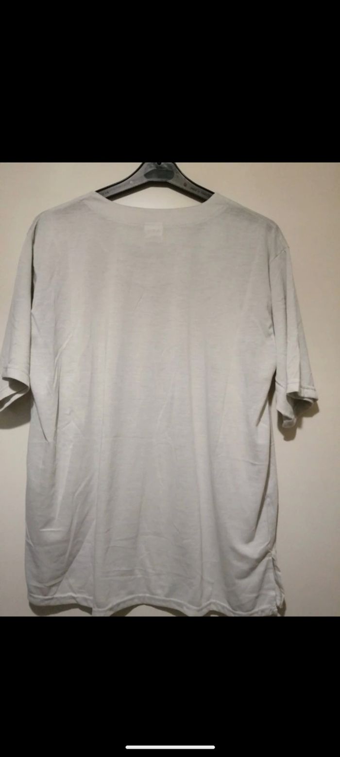 Beau tee shirt gris clair Romesa. Taille 44 - photo numéro 3