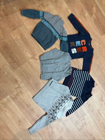 Lot 4 pulls hiver et 1 mi saison garçon 4 ans