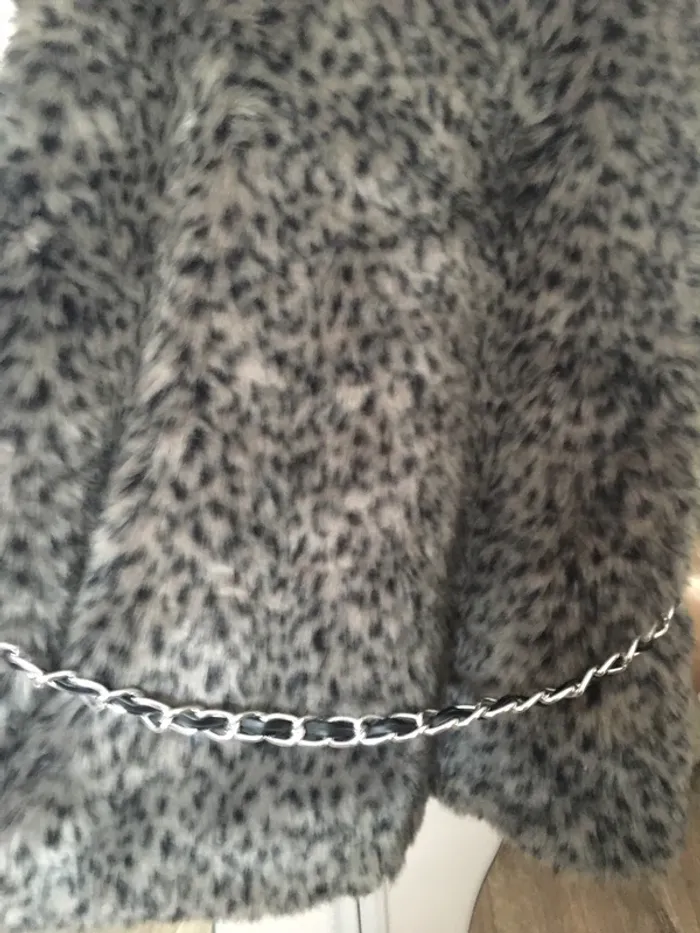 Veste sans manche en fausse fourrure - photo numéro 3