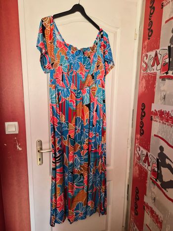Robe multicolore neuve