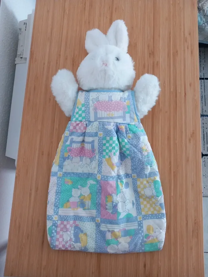 Peluche lapin vintage range pyjama 56cm