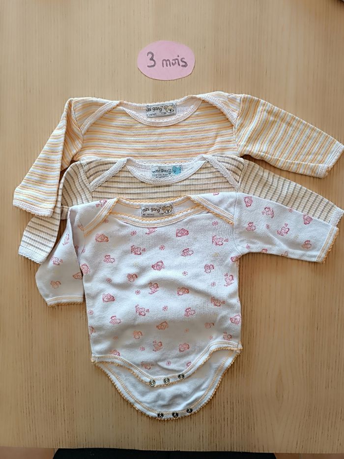 Lot 3 bodies 3 mois