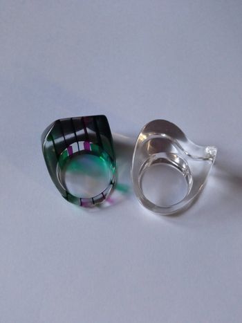 Bagues plexi vintage