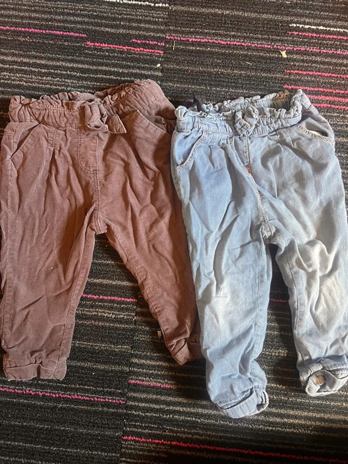 Lots de deux pantalons, tape-à-l’œil taille 18 mois