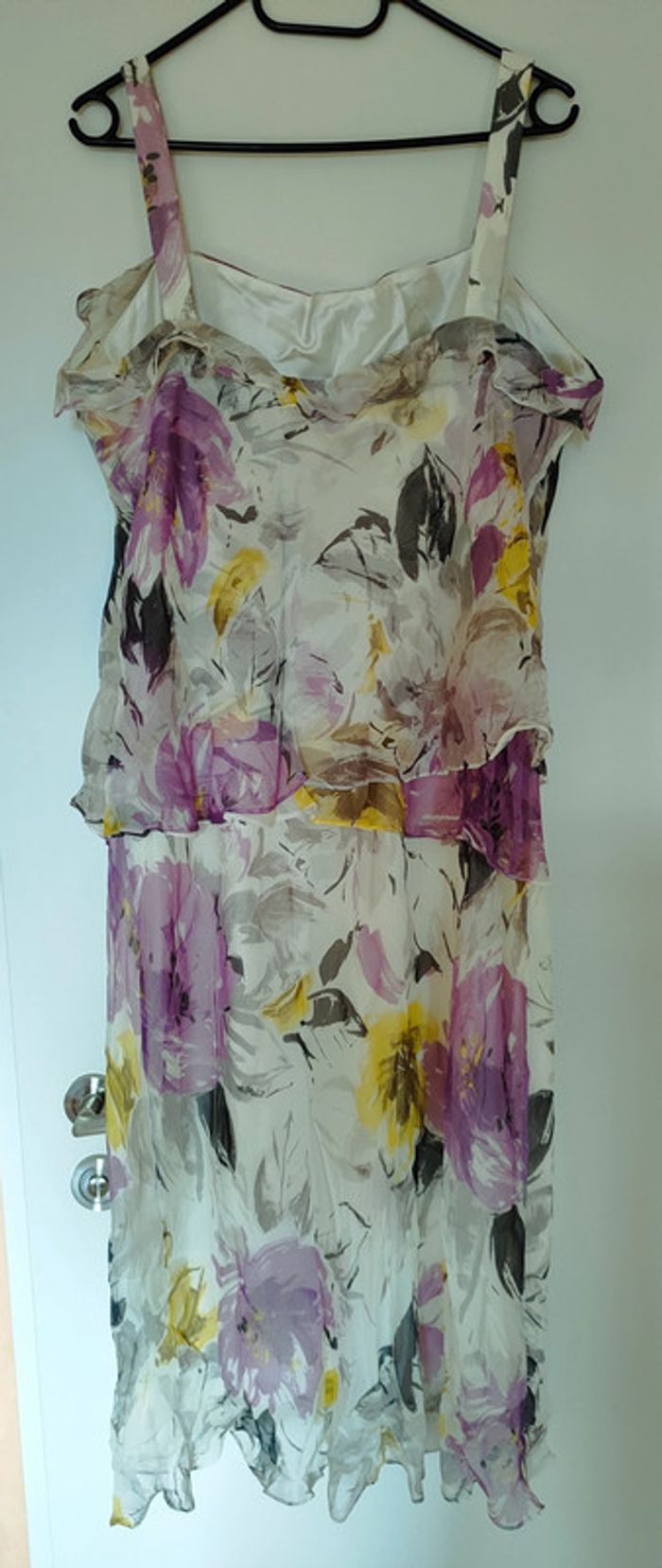 Robe avec chemisier en soie neuve - photo numéro 2