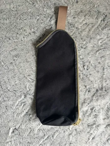 sac isotherme noir pour gourde ou petite bouteille