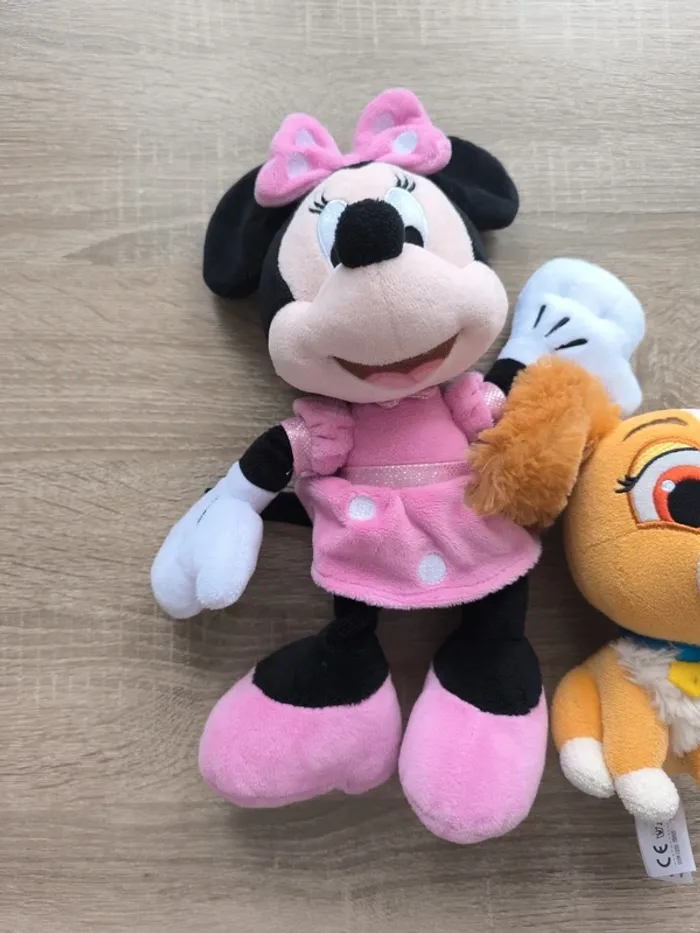 Lot de trois peluches Disney Marie lady et Minnie - photo numéro 4