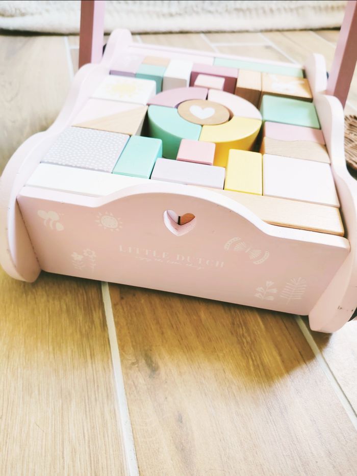 👶Chariot de marche avec cubes/blocs de constructions rose marque Little dutch - photo numéro 5