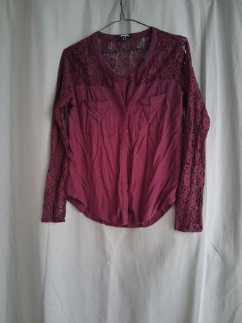 Chemise bordeaux manche en dentelle