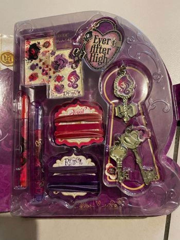 Pendentif porte-clefs ever after high - photo numéro 3