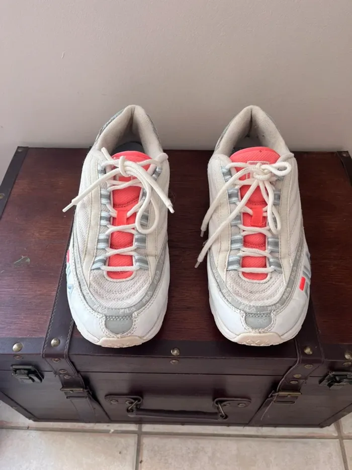 Baskets Fila blanches 40 - photo numéro 3