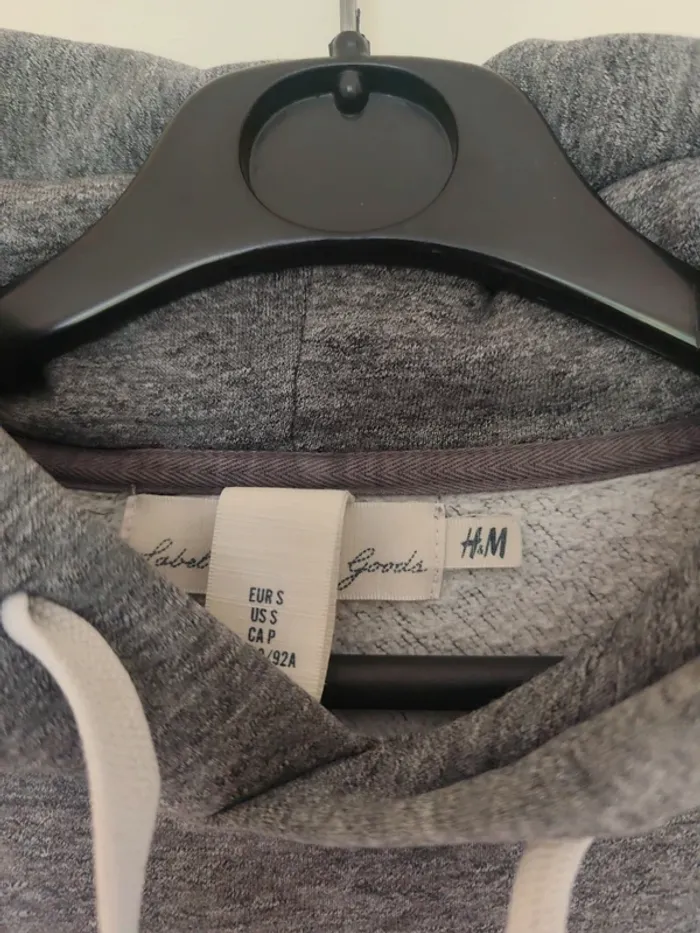 Sweat à capuche gris h&M S - photo numéro 2