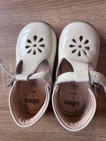 Chaussures vernis beige